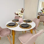 Sofia Cozy Apartment - Underground Private Parking