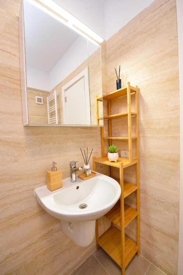Appartamento Sofia Cozy - Underground Private Parking Bucarest